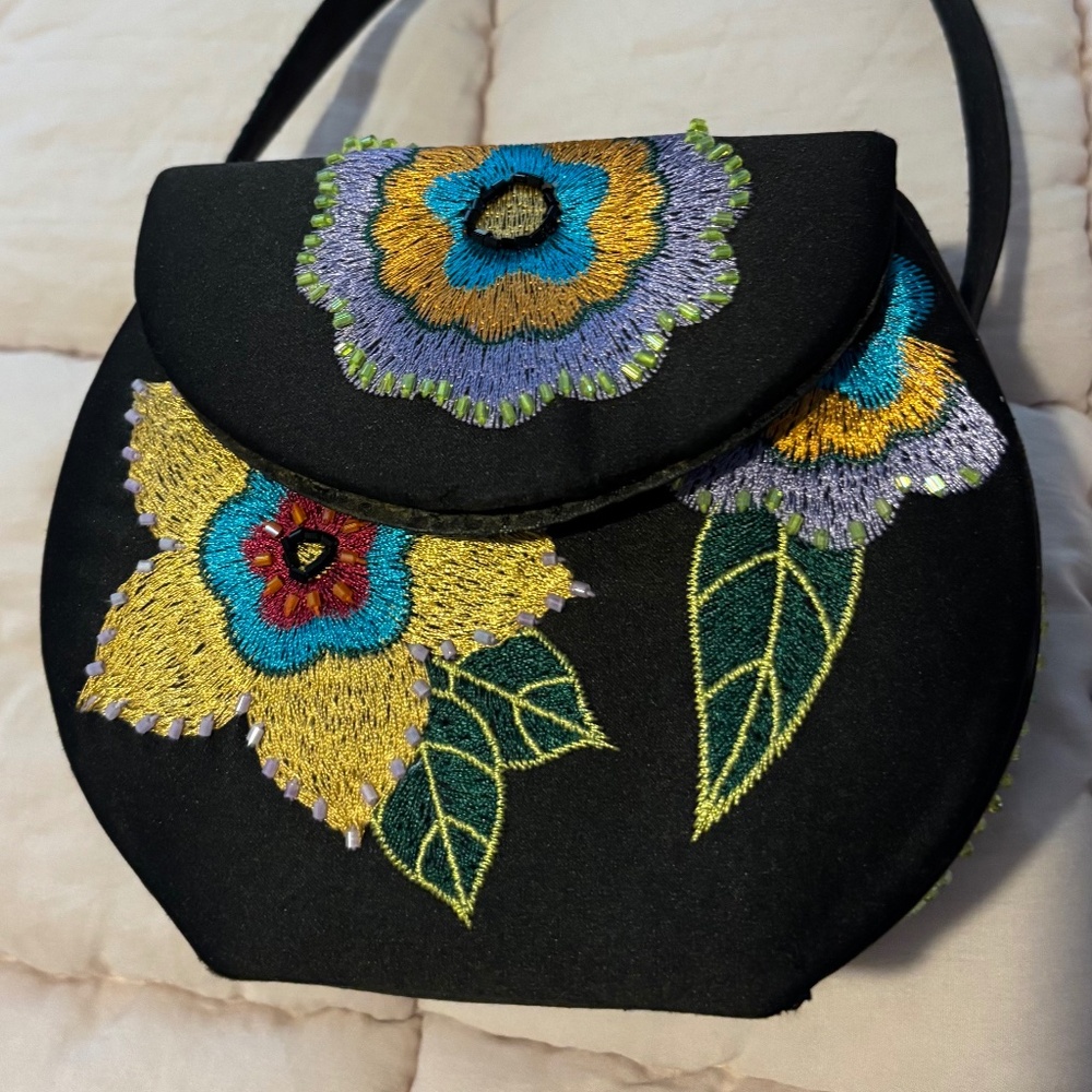 Embroidered vintage beaded bag